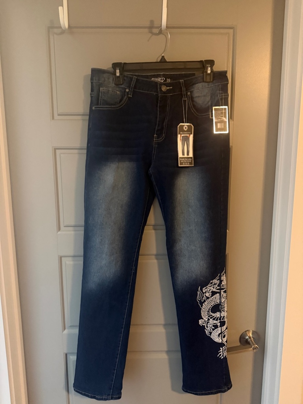 NWT Kids Dark Blue Dragon-Embroidered Mid-Rise Relaxed Fit Jeans